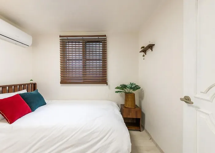 Pumpkin 2br House 3 Min From Metro Boramae