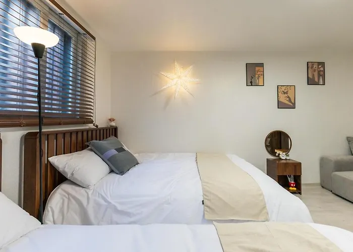 Pumpkin 2br House 3 Min From Metro Boramae *