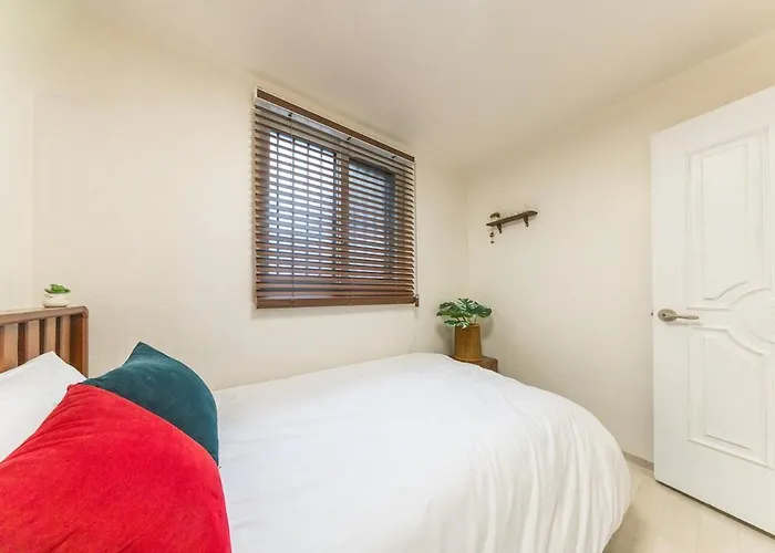 Pumpkin 2br House 3 Min From Metro Boramae