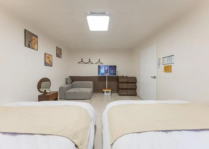 Pumpkin 2br House 3 Min From Metro Boramae