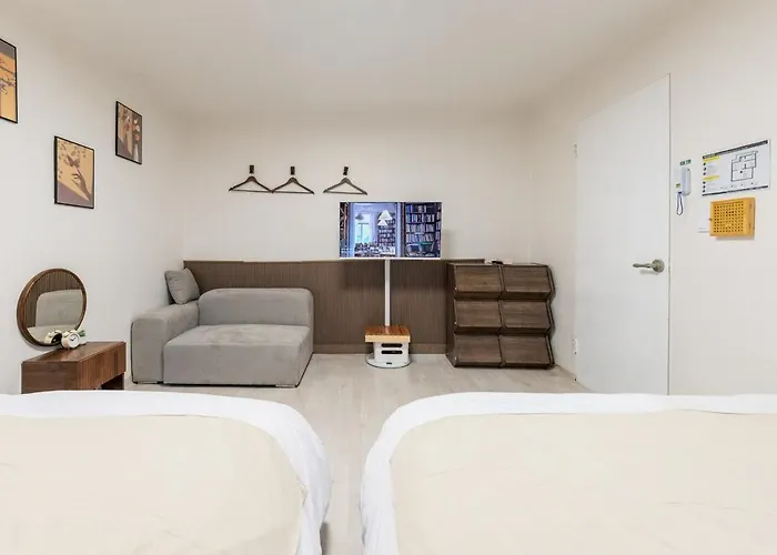 Pumpkin 2br House 3 Min From Metro Boramae